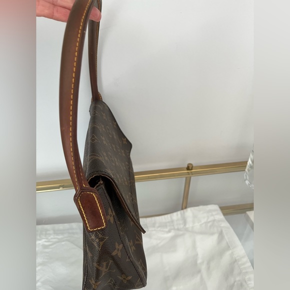 Authentic Louis Vuitton Monogram Canvas Looping PM Handbag - Picture 4 of 12